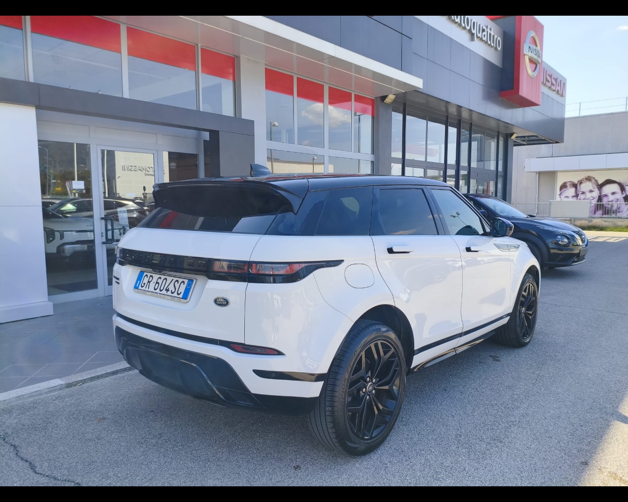 Foto LAND ROVER Range Rover Evoque 2.0d i4 mhev R-Dynamic S awd 150cv auto