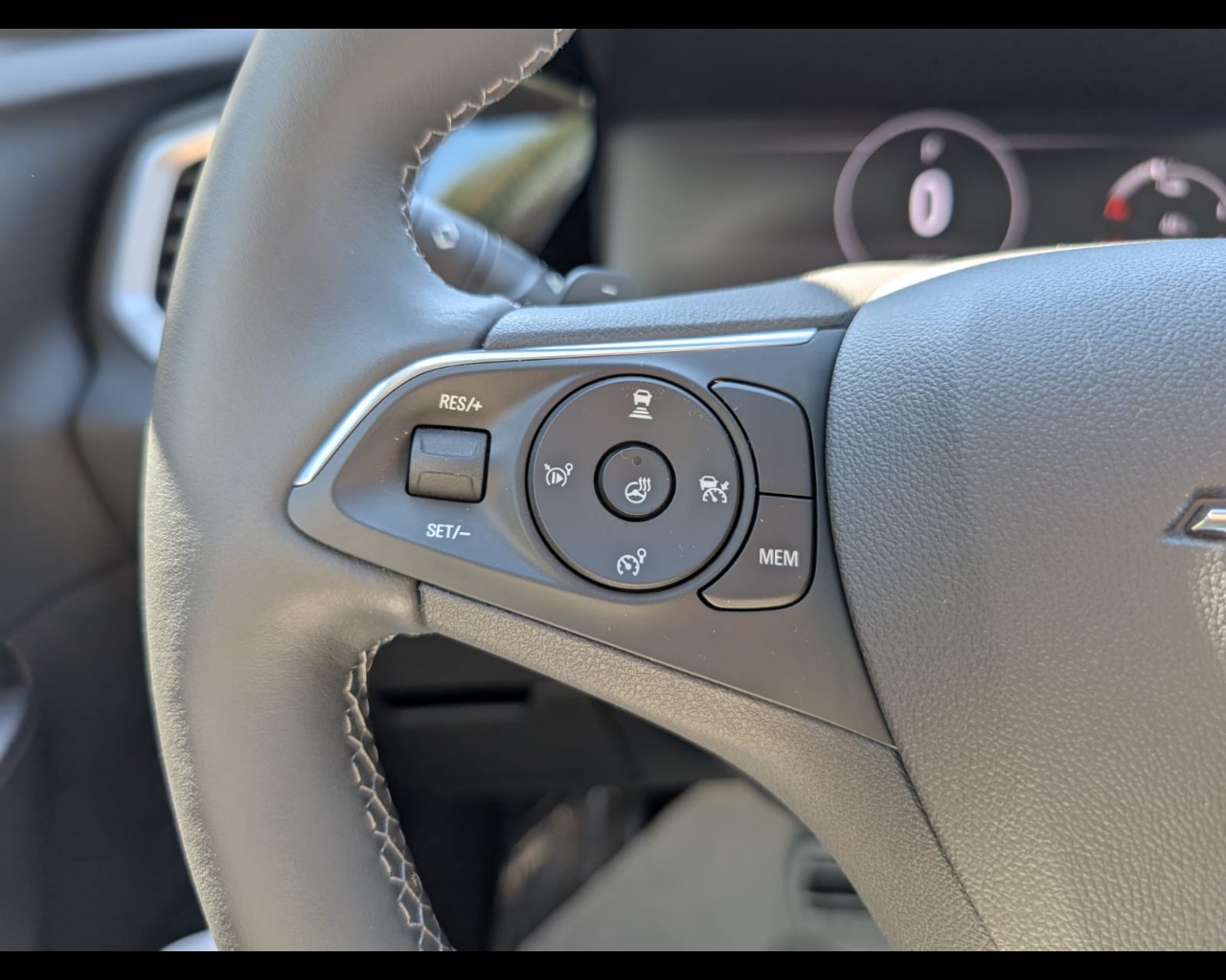 Foto OPEL Grandland 1.6 phev Business Elegance fwd 225cv auto