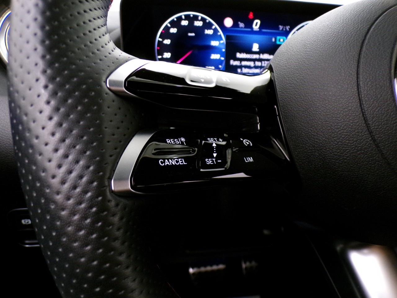 Mercedes  GLA 200 D AMG Line Advanced Plus 8G-DCT - 18