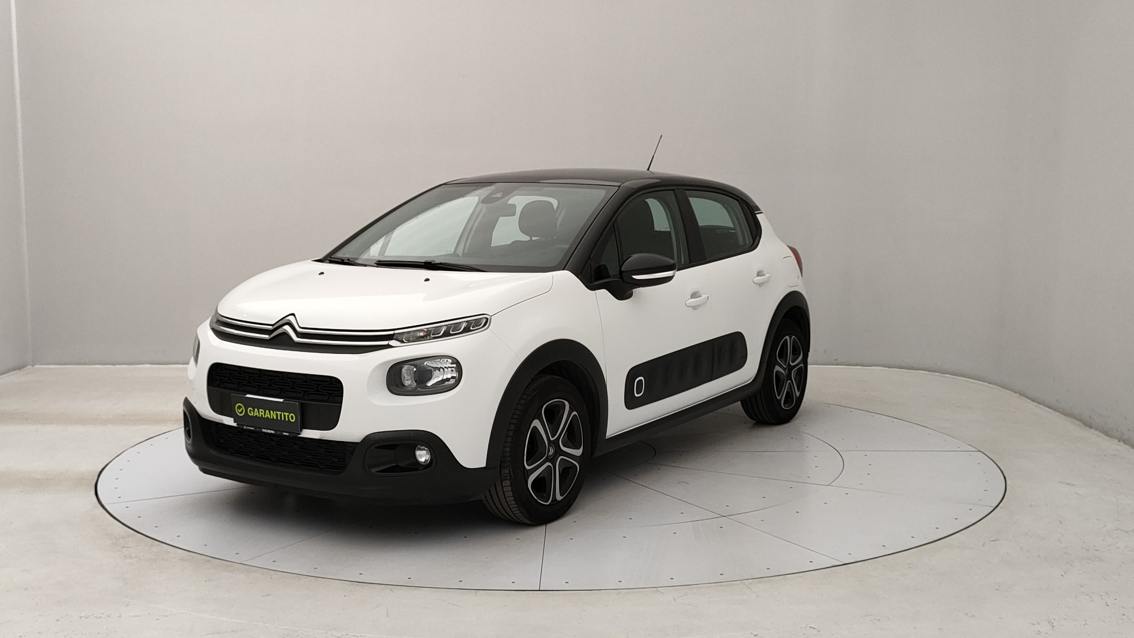 CITROEN C3 C3 1.2 puretech Shine s&s 83cv neopatentati