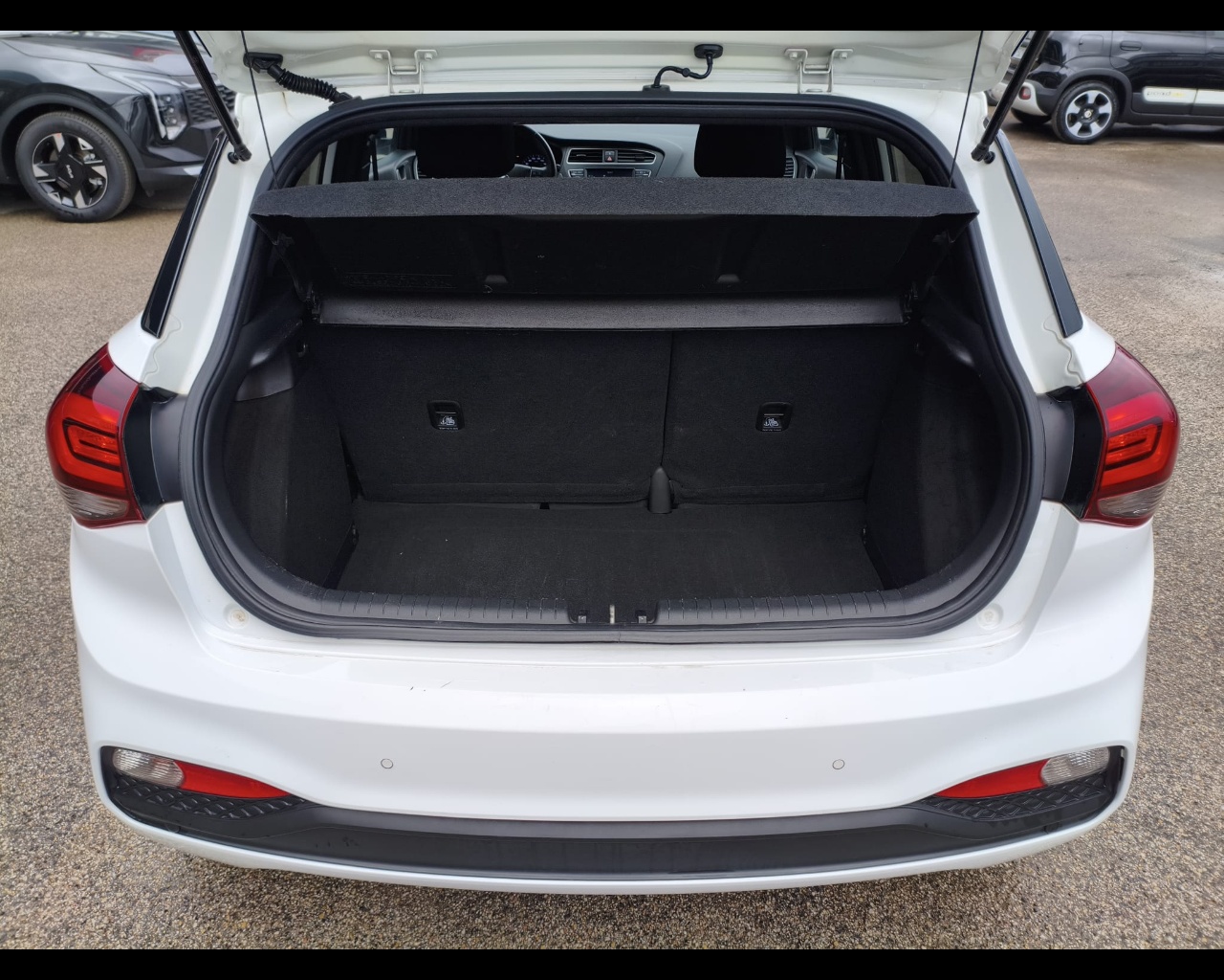 Foto HYUNDAI i20 5p 1.0 t-gdi Prime 100cv