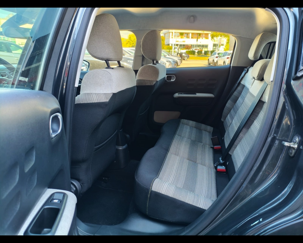 Foto CITROEN C3 1.6 bluehdi Shine s&s 75cv