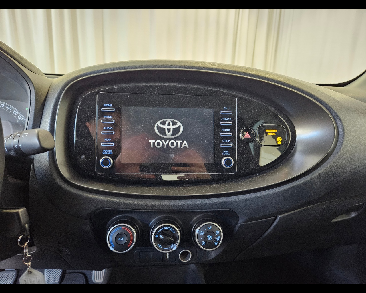 TOYOTA Aygo X 1.0 Active 72cv Benzina Usato - 8