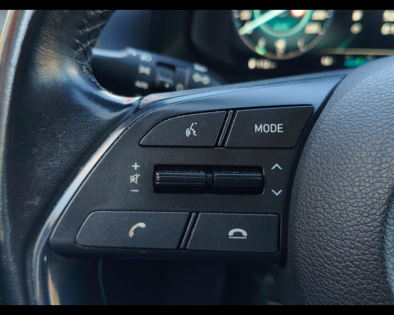 Foto HYUNDAI i20 1.0 t-gdi 48V Connectline imt