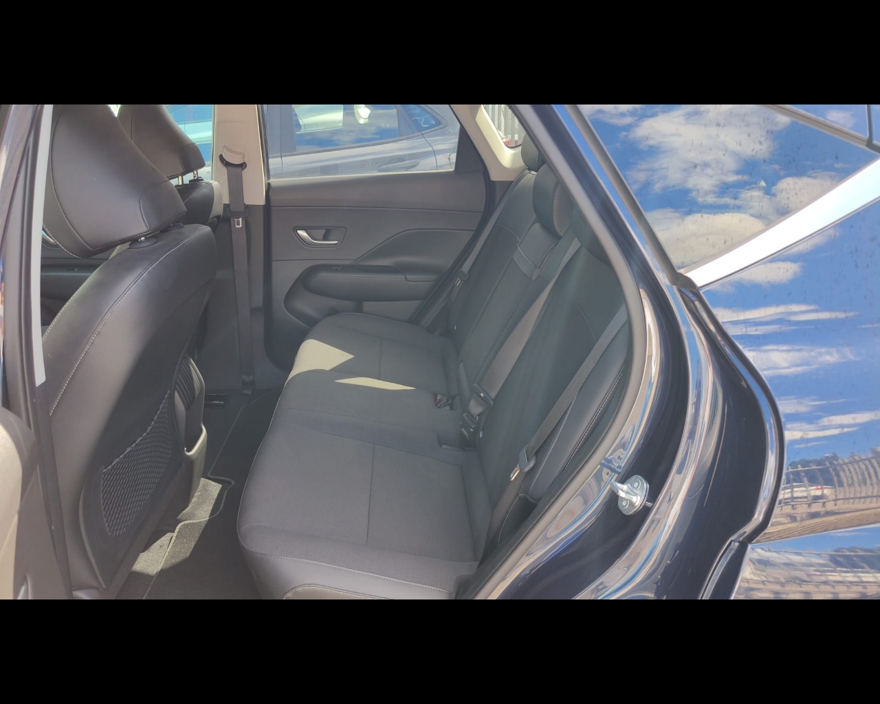 Foto HYUNDAI KONA EV MY25 EXCLUSIVE 64,8 KWH+HP