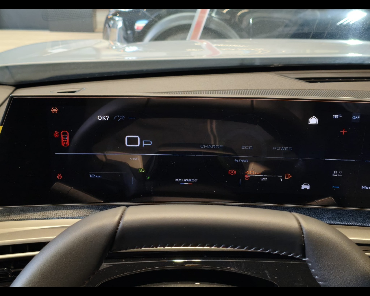 Foto PEUGEOT 5008 1.2 hybrid Allure 145cv e-dcs6