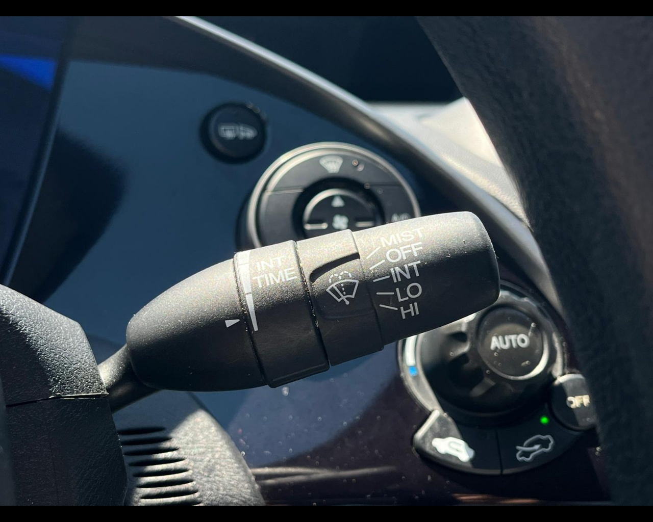 Foto HONDA Civic 5p 1.4 i-dsi Elegance LE (sport)