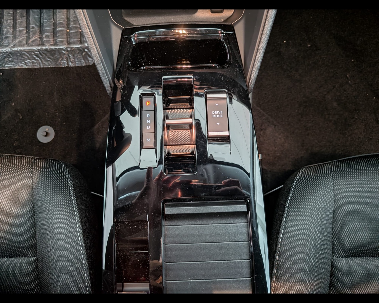 Foto CITROEN C4 1.2 puretech Plus s&s 130cv eat8