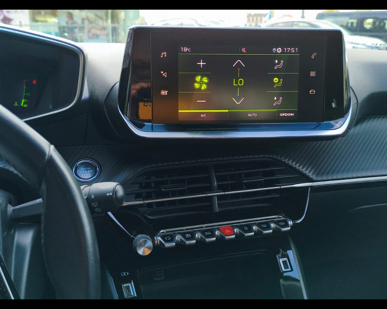 Foto PEUGEOT 2008 1.5 bluehdi Allure s&s 110cv