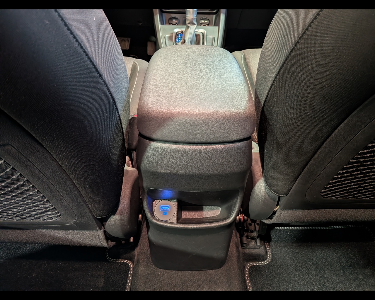 Foto HYUNDAI Kona 1.6 gdi hev Xline Safety Pack 2wd 141cv dct