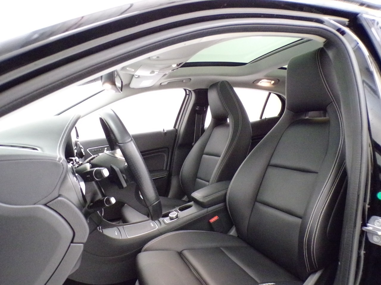 Mercedes GLA GLA 200 D Night edition 4Matic 7G-DCT - 13