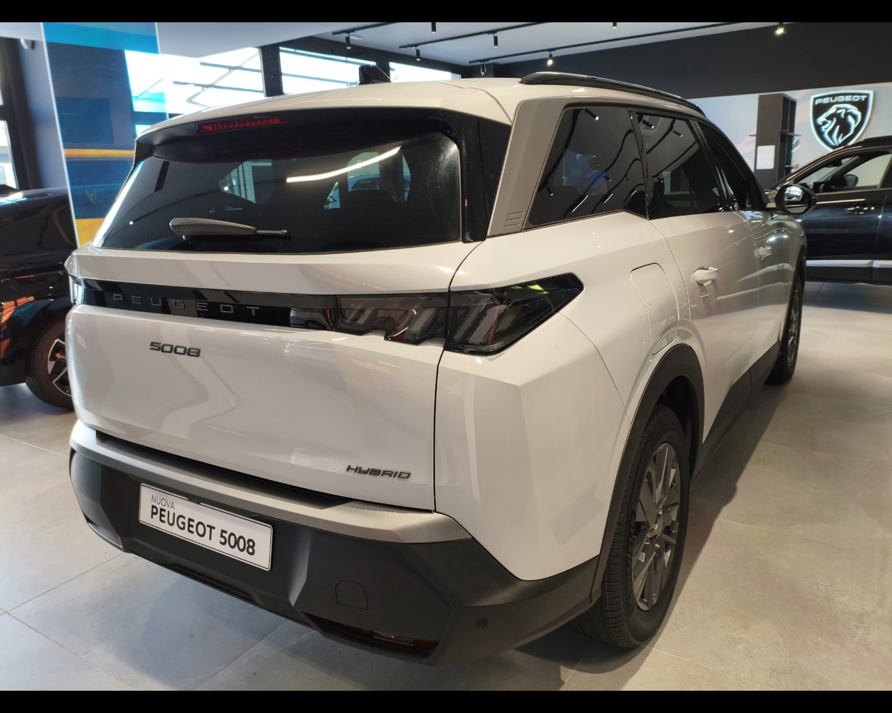 Foto PEUGEOT 5008 1.2 hybrid Allure 145cv e-dcs6