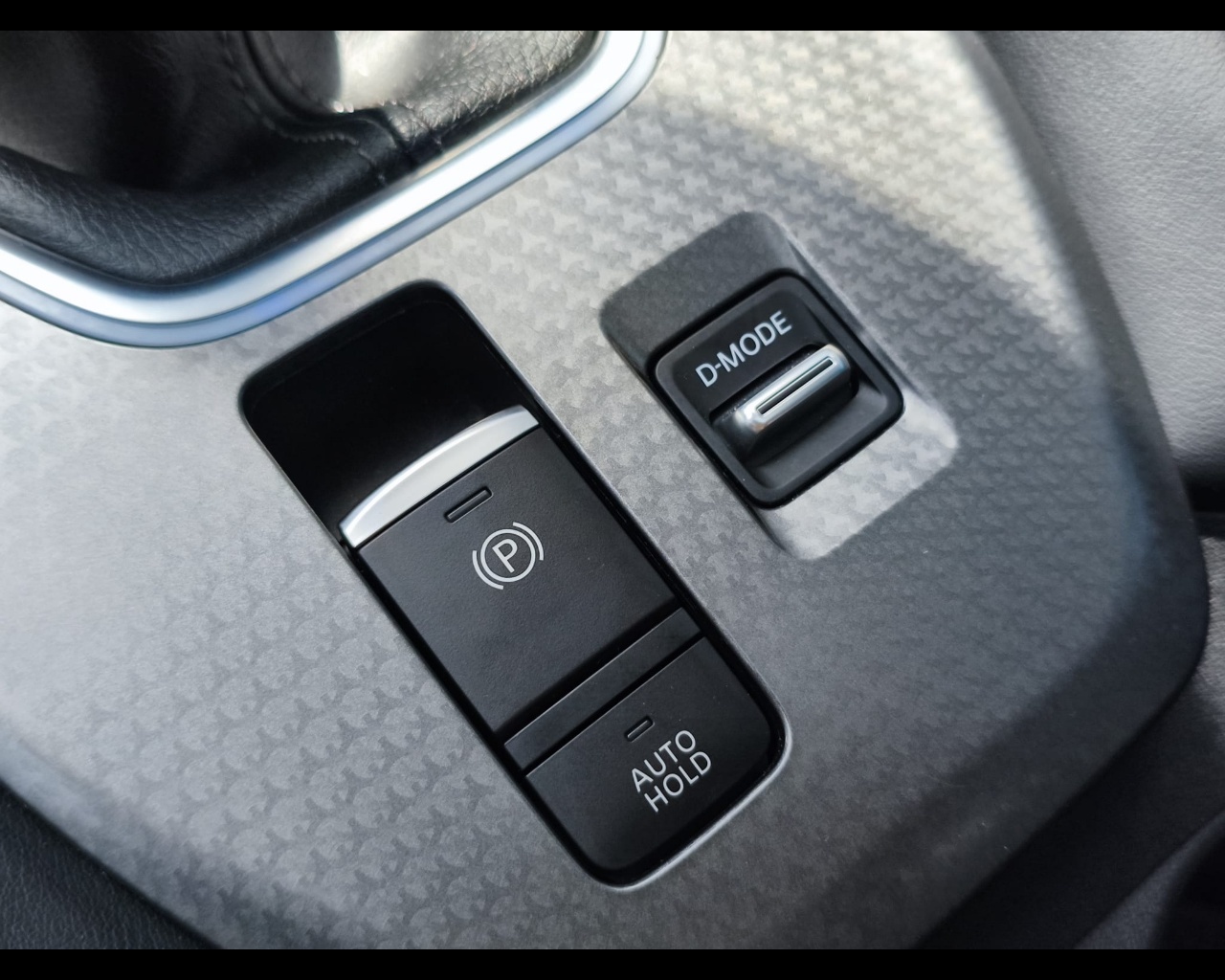 Foto NISSAN Qashqai 1.3 mhev N-Connecta 2wd 140cv