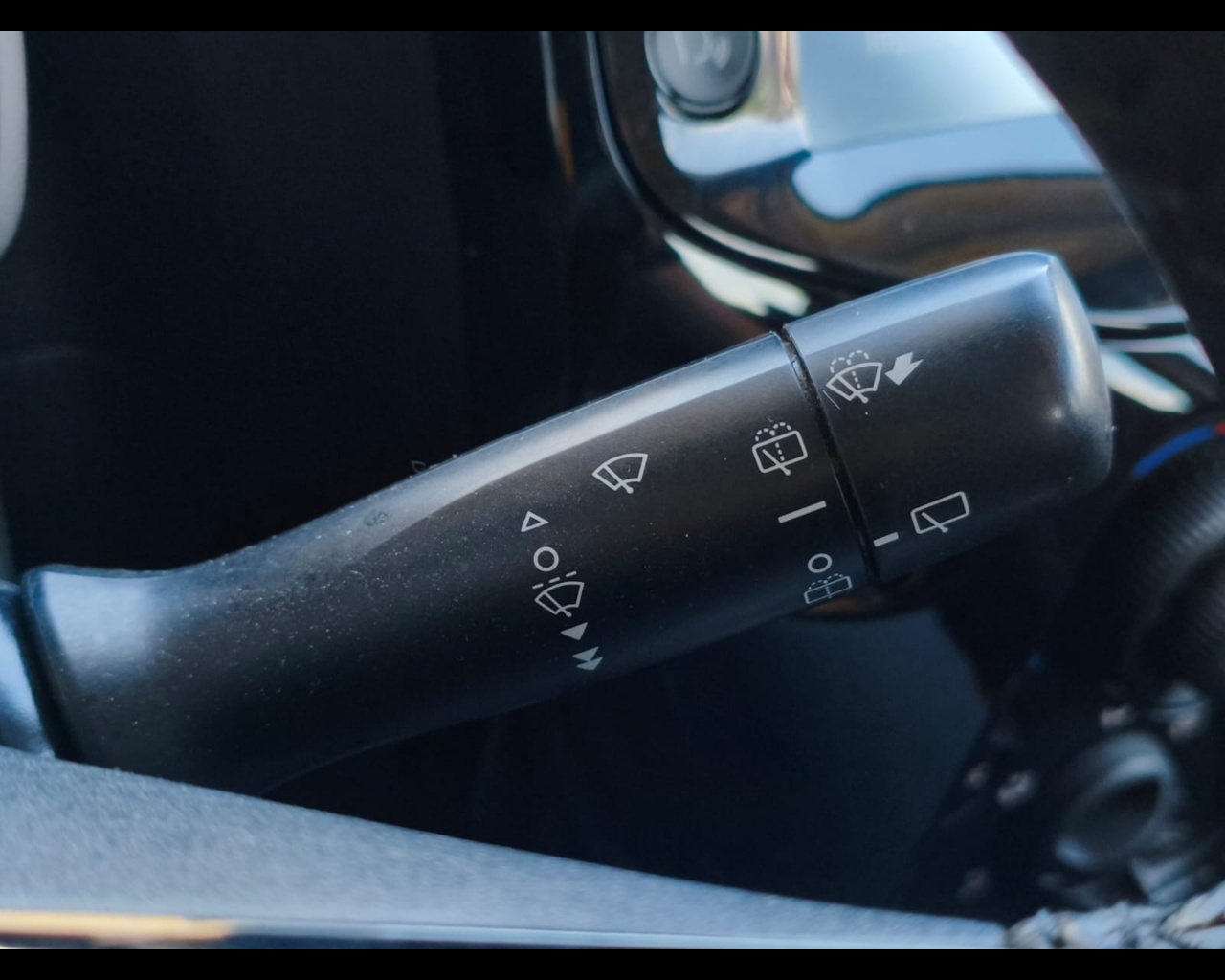 Foto CITROEN C1 5p 1.0 vti Shine s&s 72cv