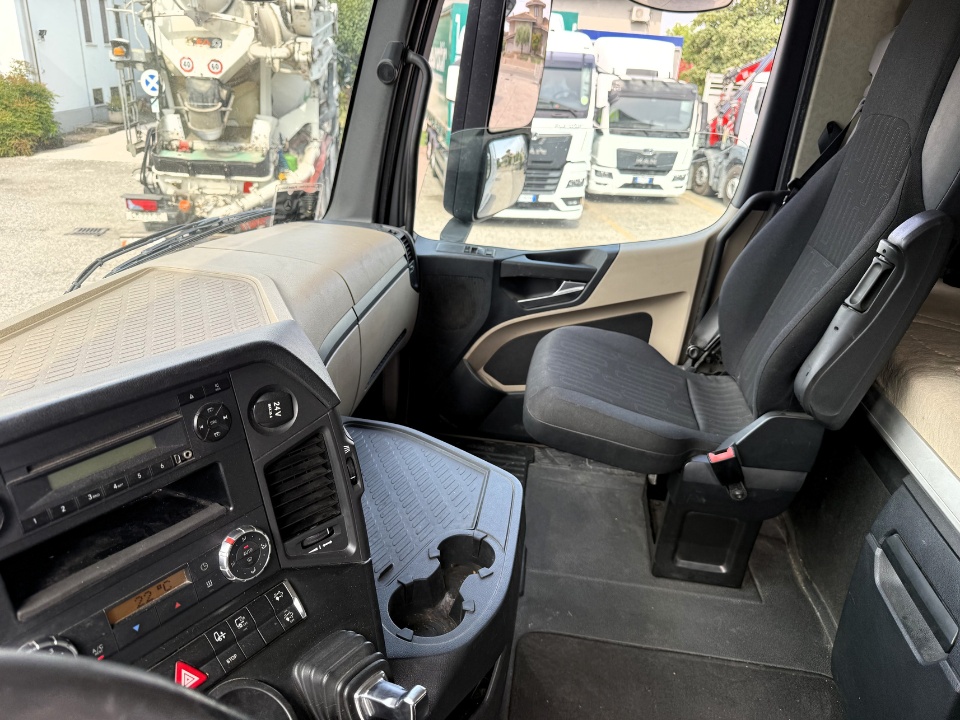 MERCEDES ACTROS 18.45 ADR AT-FL-OX-EX-/II-EX/III