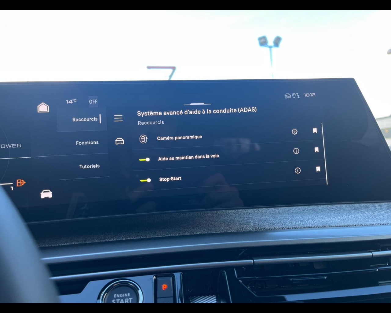 Foto PEUGEOT 5008 1.2 hybrid Allure 136cv e-dcs6