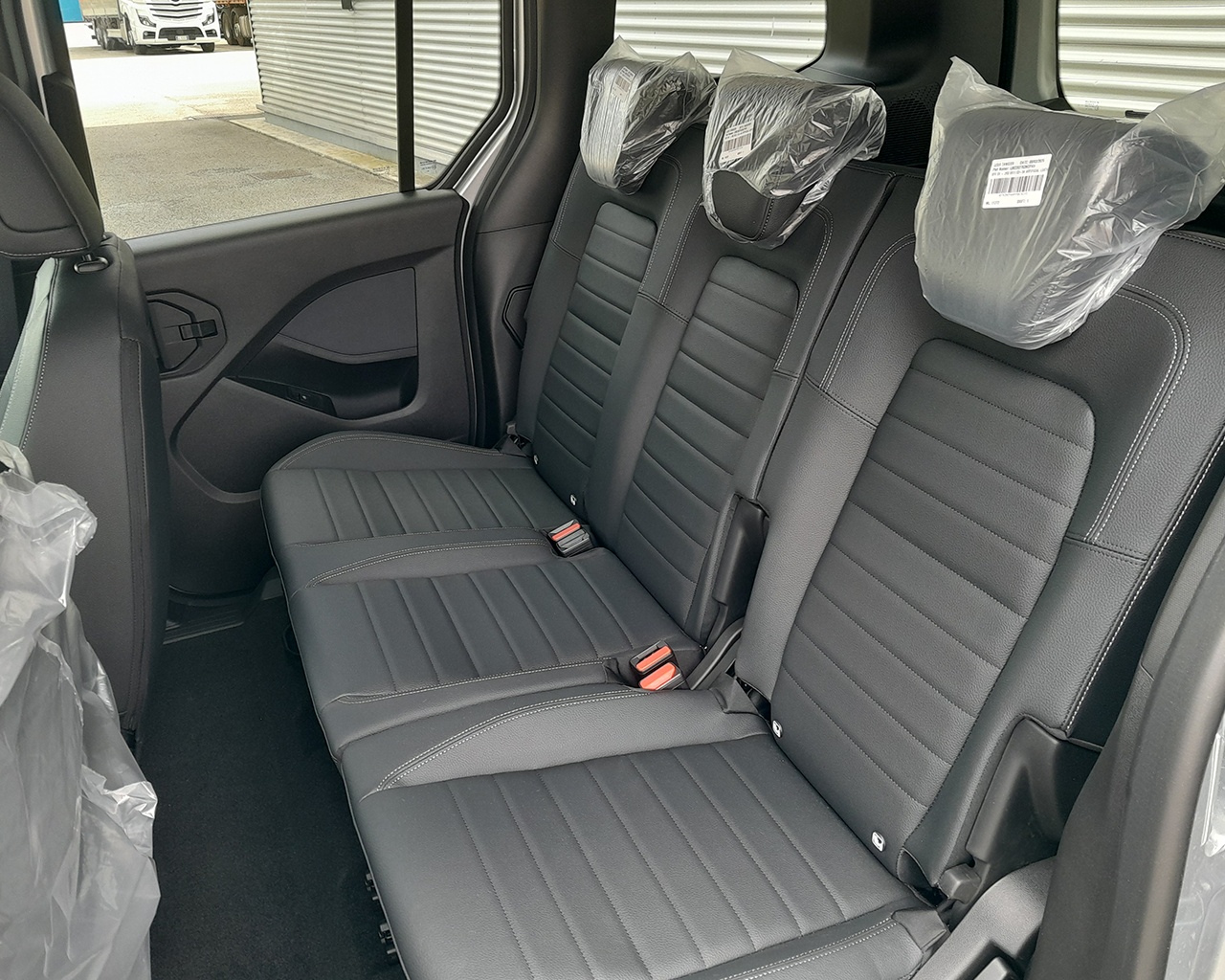 Mercedes EQT EQT 200 - 11
