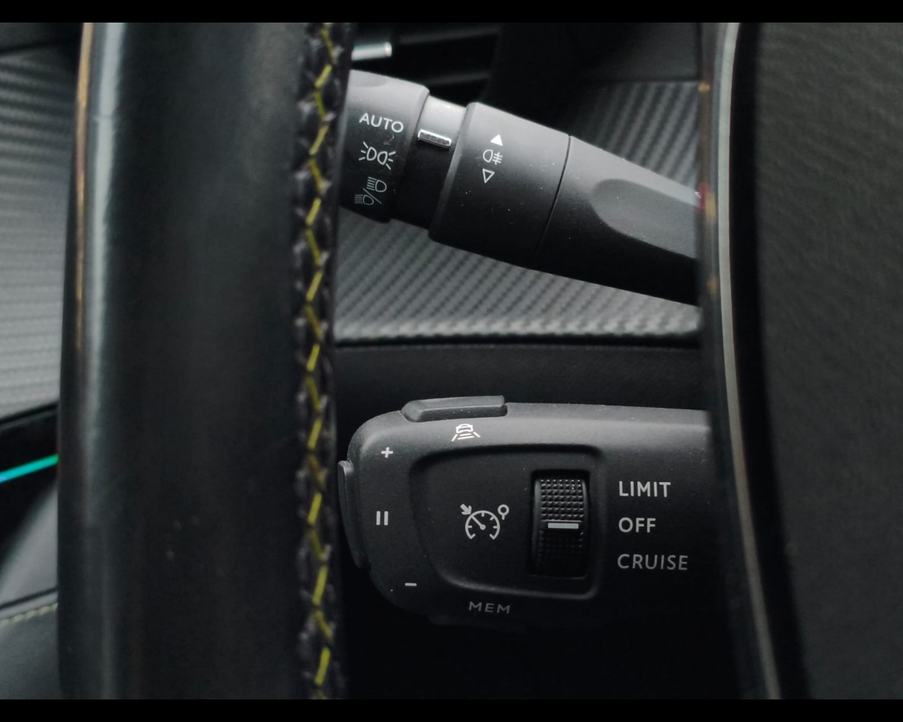 Foto PEUGEOT 208 1.5 bluehdi GT Pack s&s 100cv