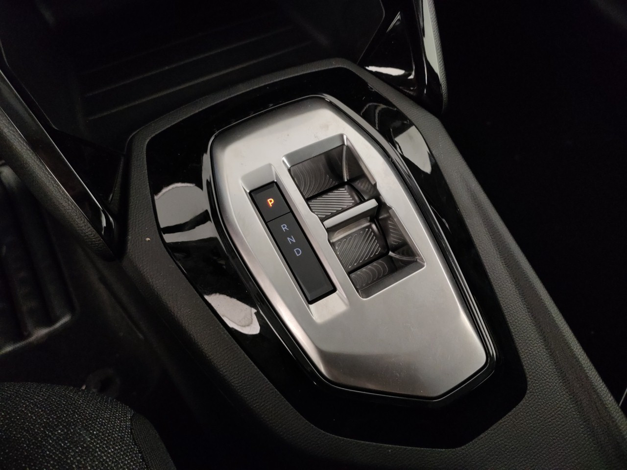 Peugeot 208 Nuovo Ibrido benzina 208 Porto Mantovano