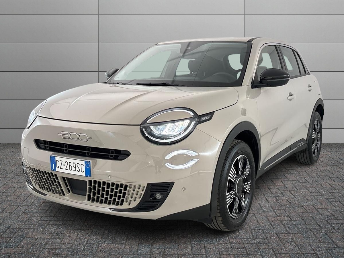 Foto veicolo FIAT 600 IV 2023 600 IV 2023 - 600 1.2 hybrid 145cv auto Ibrido benzina