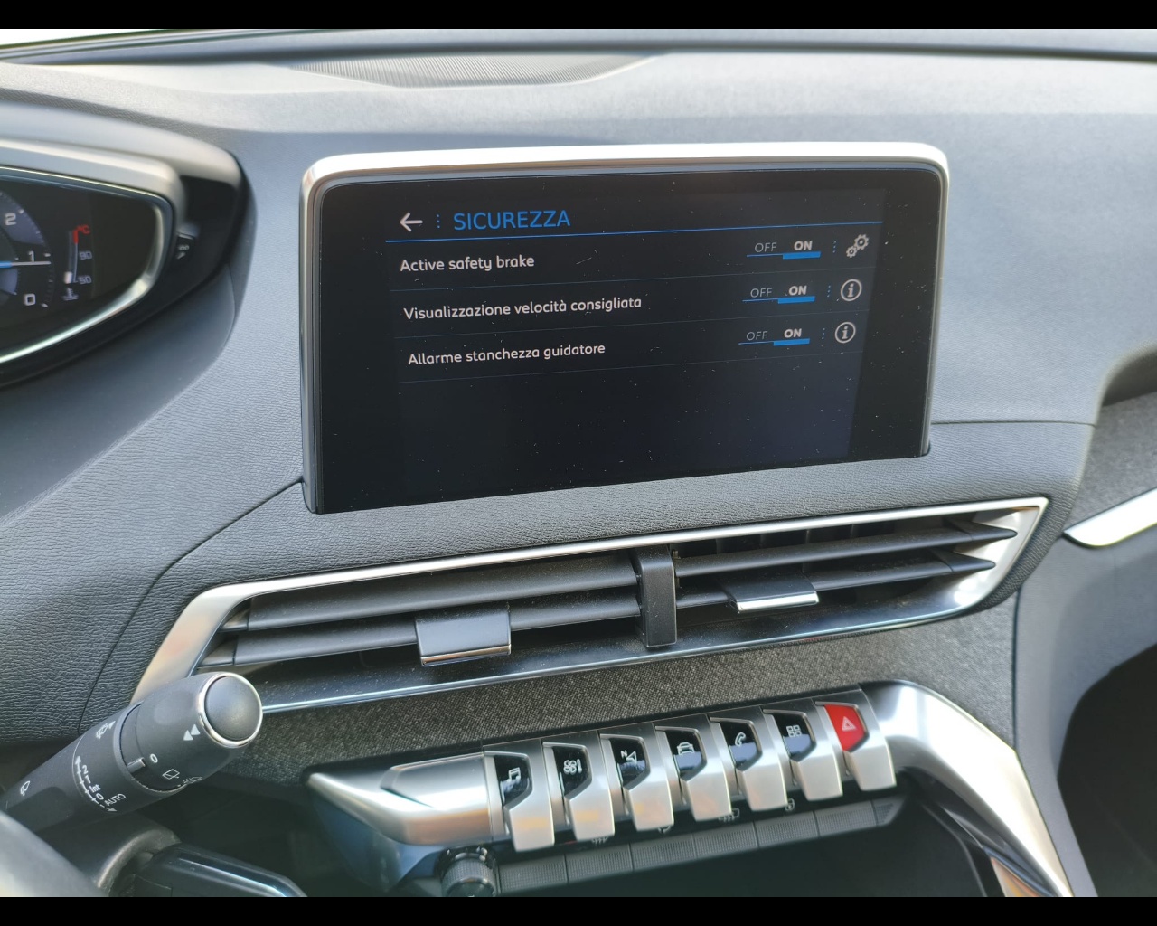 Foto PEUGEOT 3008 1.2 puretech t Allure s&s 130cv 