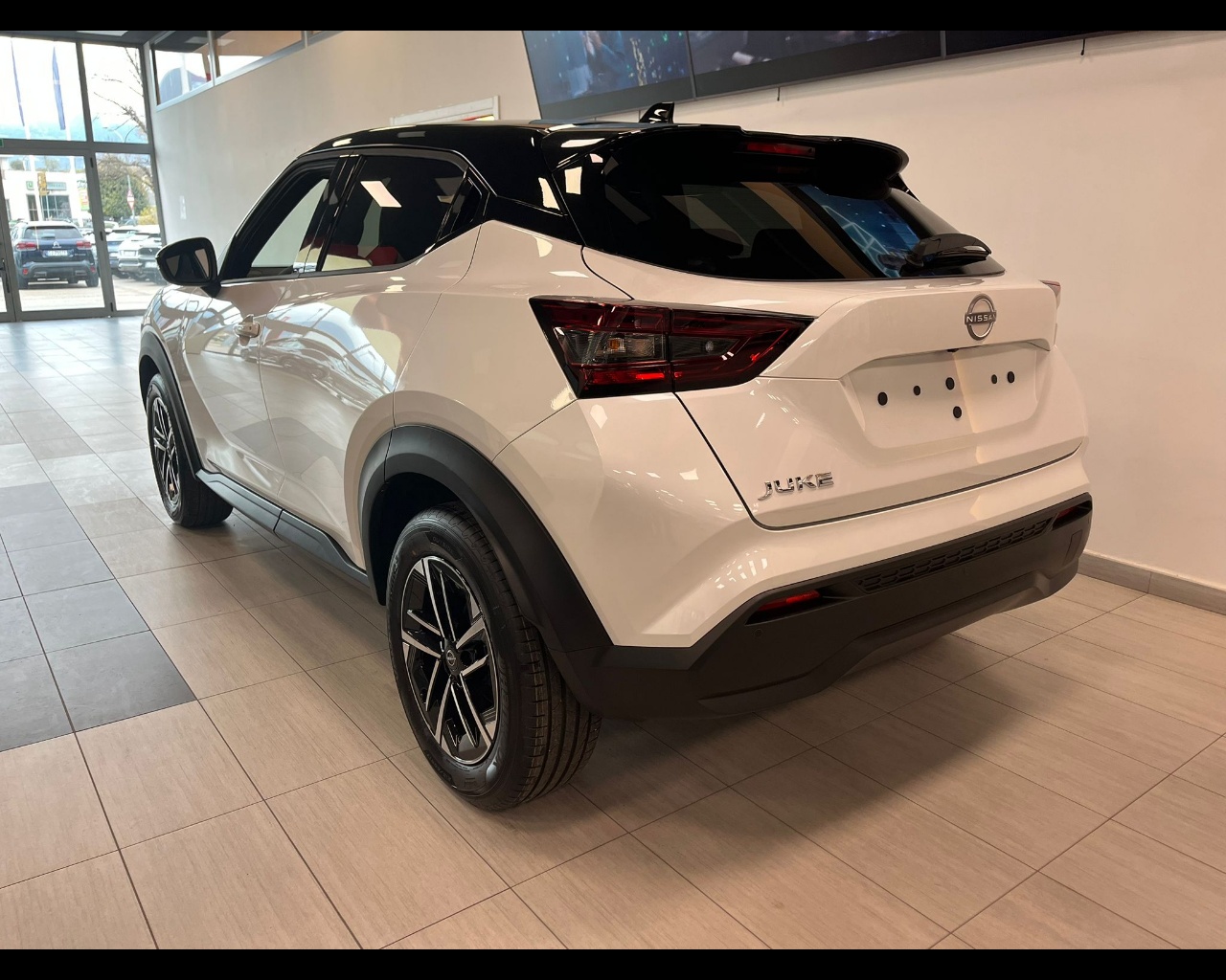 Foto NISSAN JUKE N-CONNECTA MT