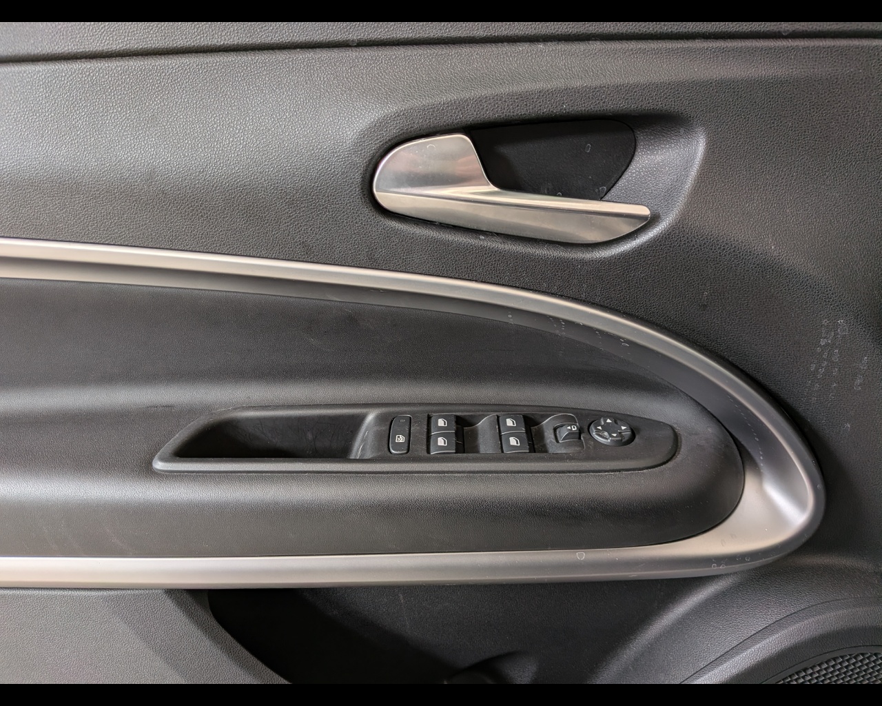 Foto JEEP Avenger 1.2 turbo Summit fwd 100cv