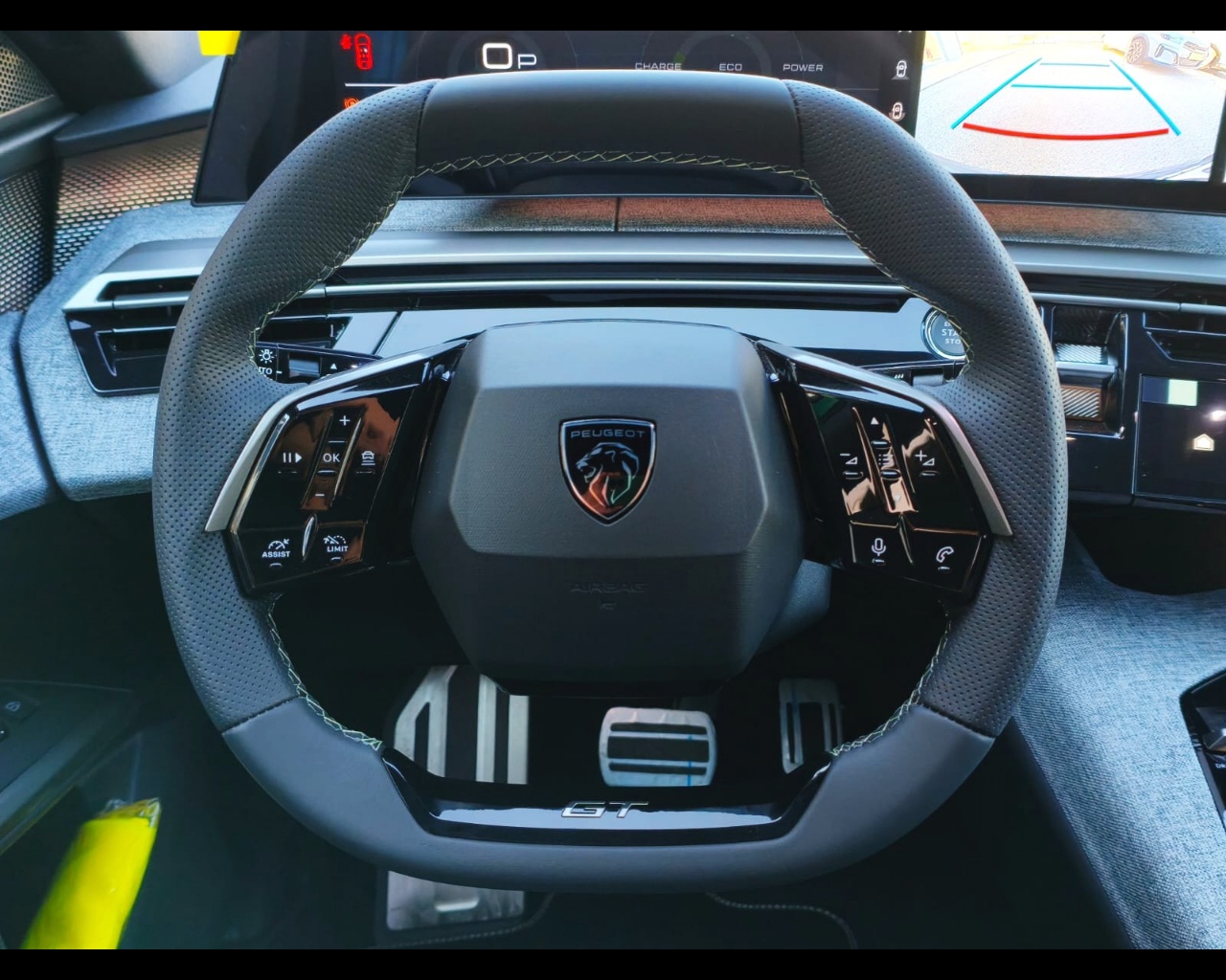 Foto PEUGEOT 3008 1.2 hybrid GT 136cv e-dcs6