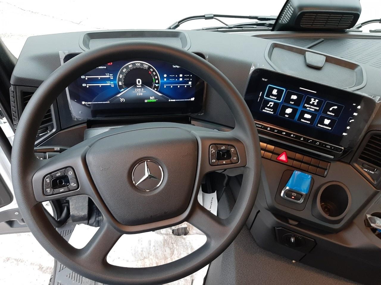 Mercedes Arocs Arocs  4148 B - 8