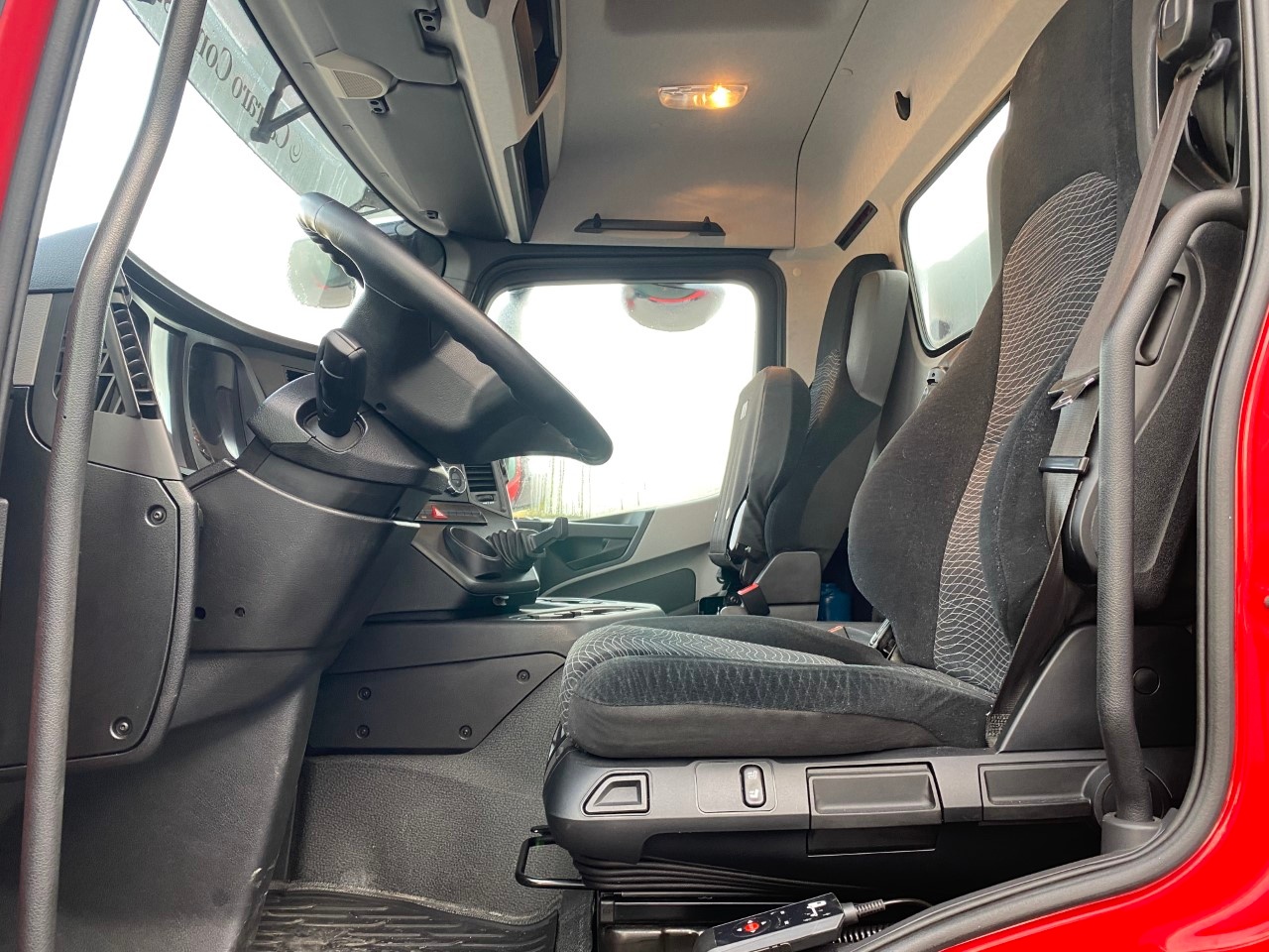 Mercedes Antos 1824 L cab. S Classic space 2,3 - 13