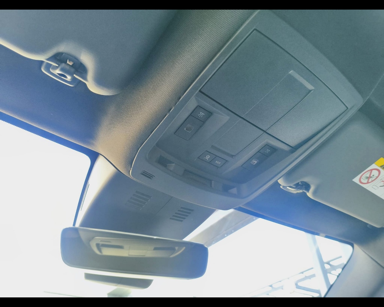 Foto PEUGEOT 3008 1.2 hybrid GT 145cv e-dcs6