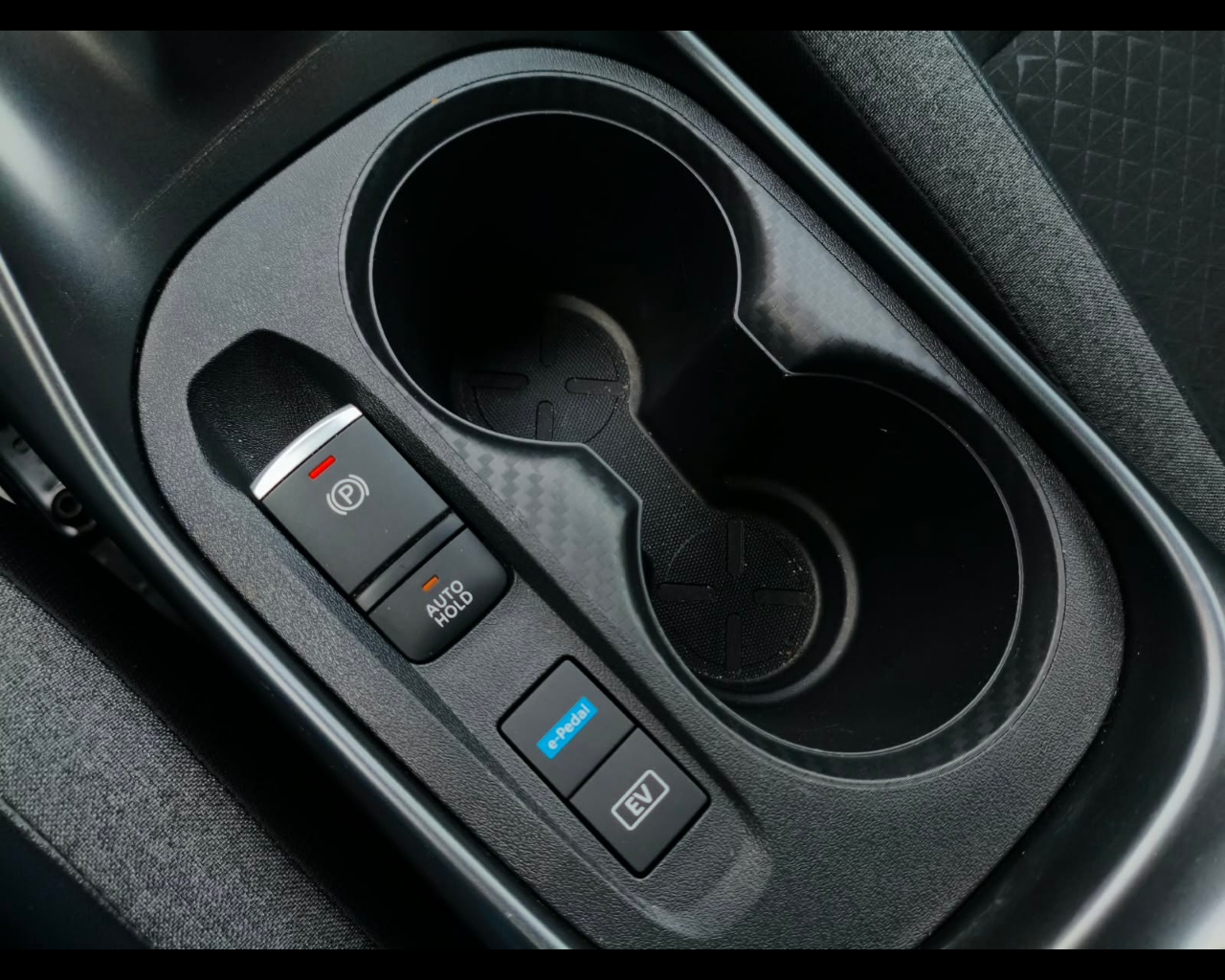 Foto NISSAN Juke 1.6 hev N-Connecta