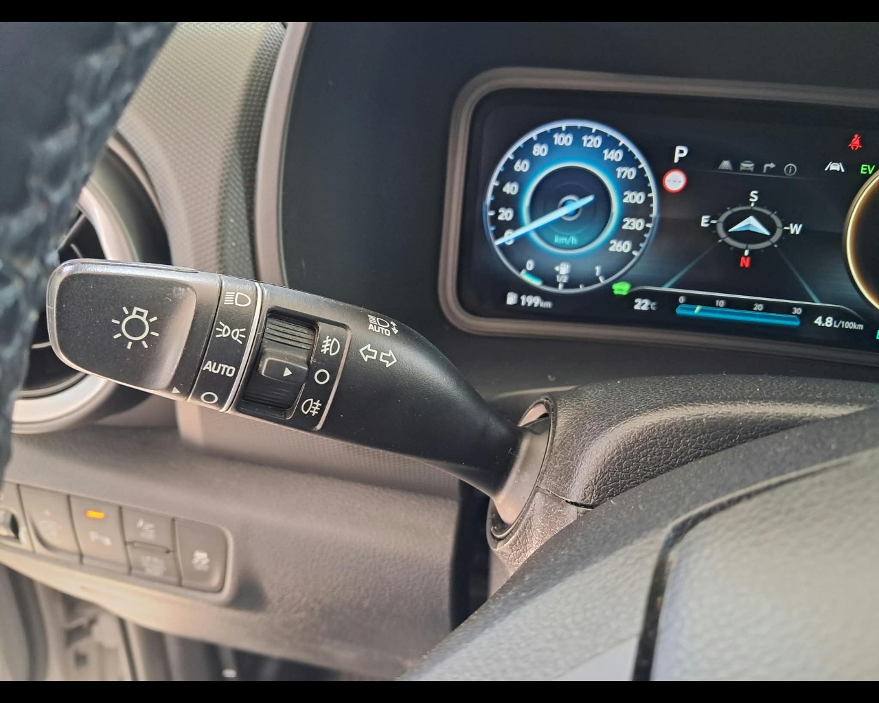 Foto HYUNDAI Kona 1.6 hev Exellence Premium Pack 2wd dct