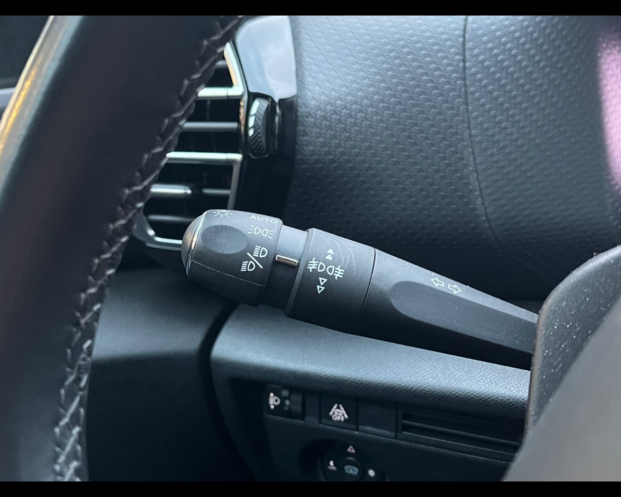 Foto CITROEN C4 1.2 puretech Shine s&s 130cv eat8