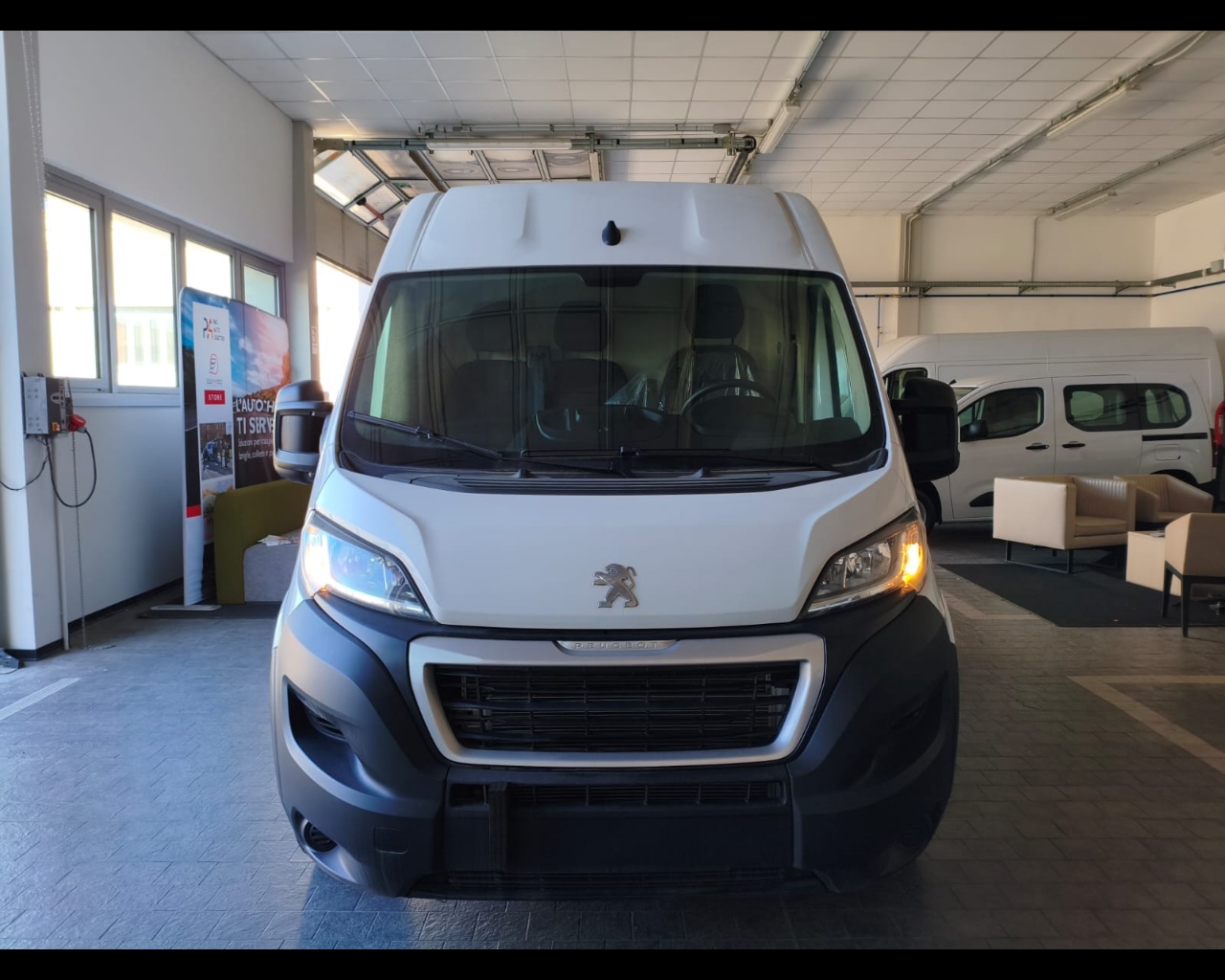Foto PEUGEOT Boxer Furgone 333 L2 H2 BlueHDi 140 S&S