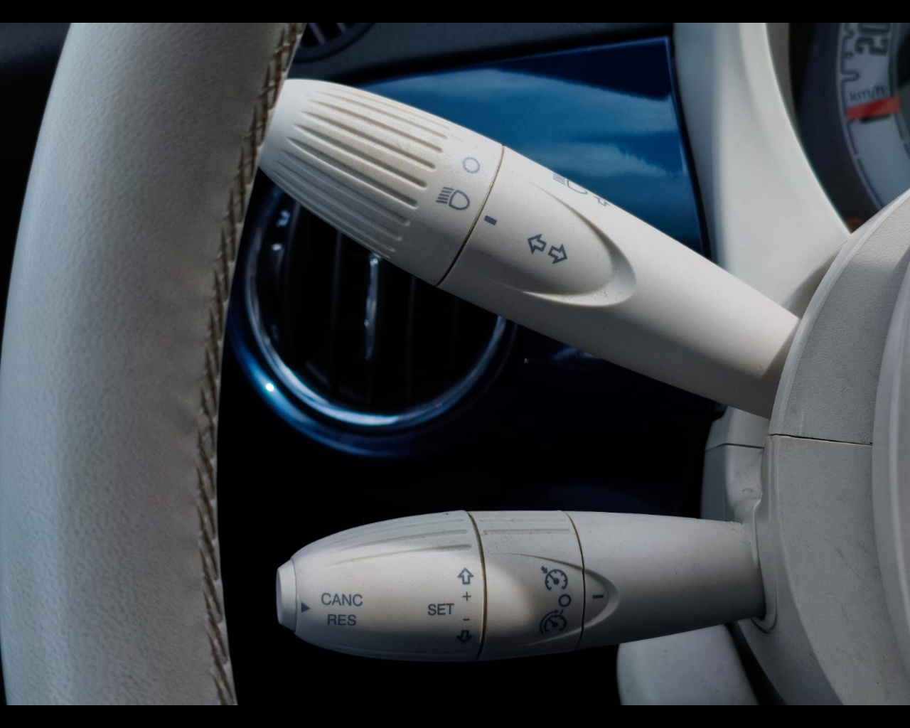 Foto FIAT 500 1.0 hybrid Lounge 70cv