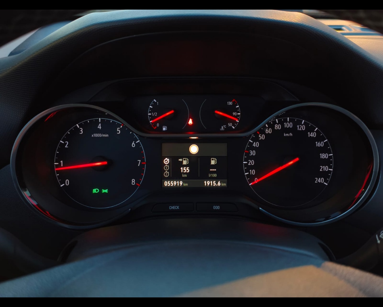 Foto OPEL Crossland 1.2 Elegance s&s 83cv