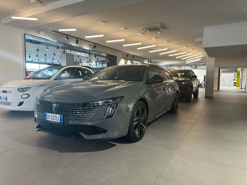 Foto veicolo PEUGEOT 508 508 SW 1.6 phev GT 225cv e-eat8 Elettrica/Benzina