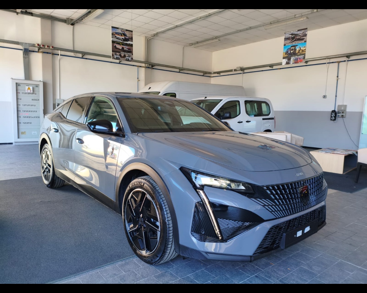 Foto PEUGEOT 408 1.2 hybrid GT 136cv e-dsc6