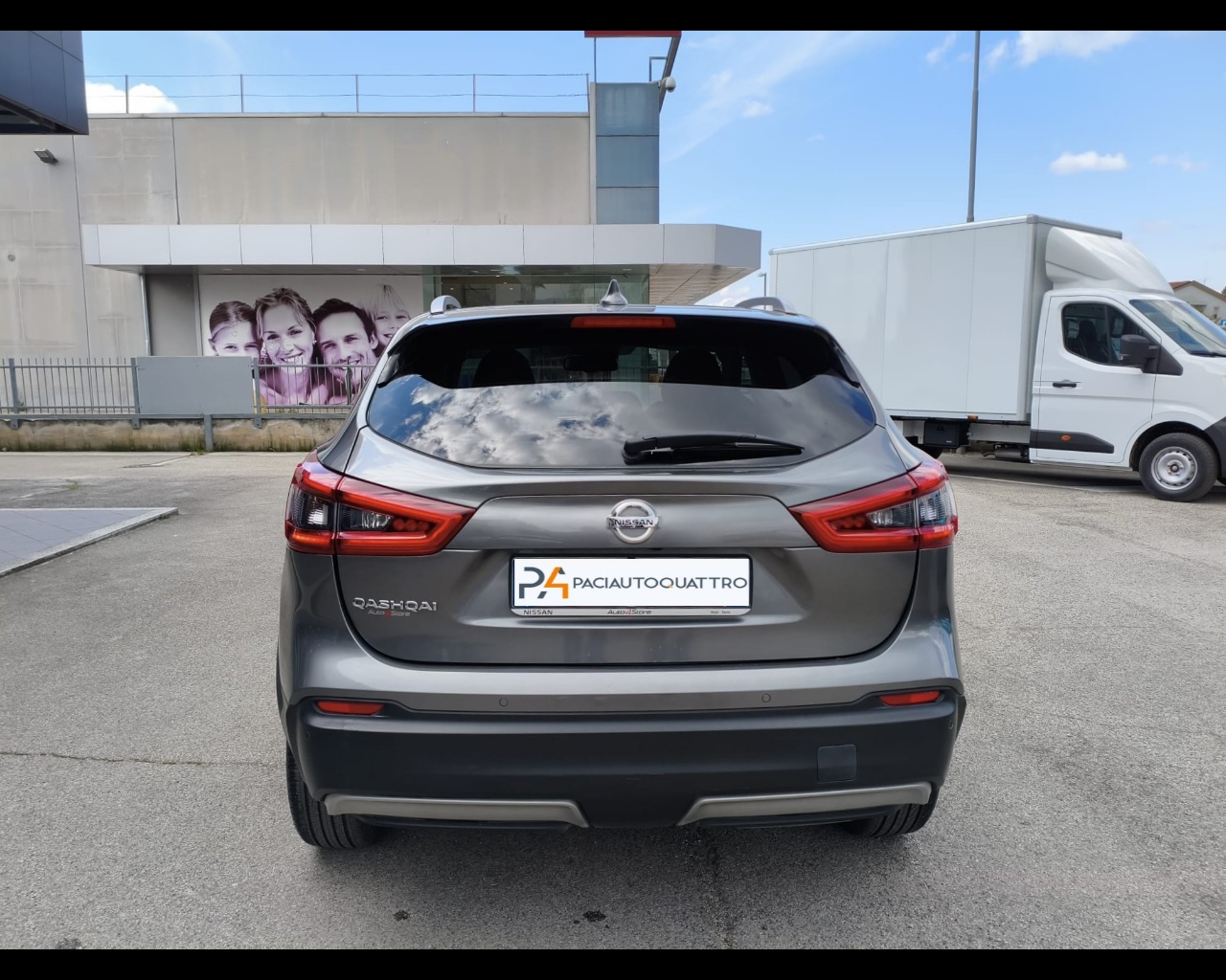 Foto NISSAN Qashqai 1.5 dci N-Connecta 115cv