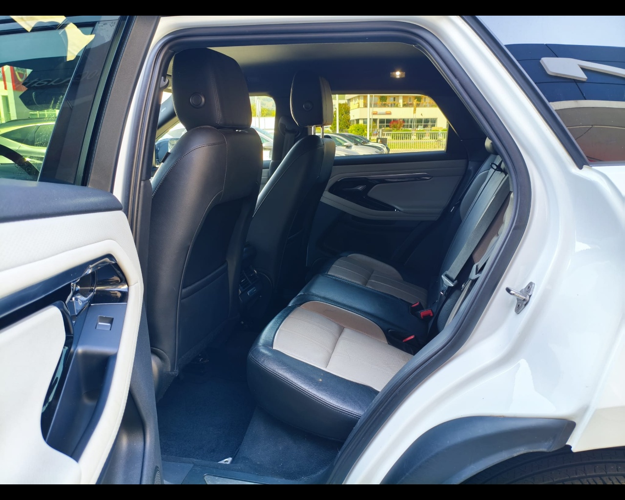 Foto LAND ROVER Range Rover Evoque 2.0d i4 mhev R-Dynamic S awd 150cv auto