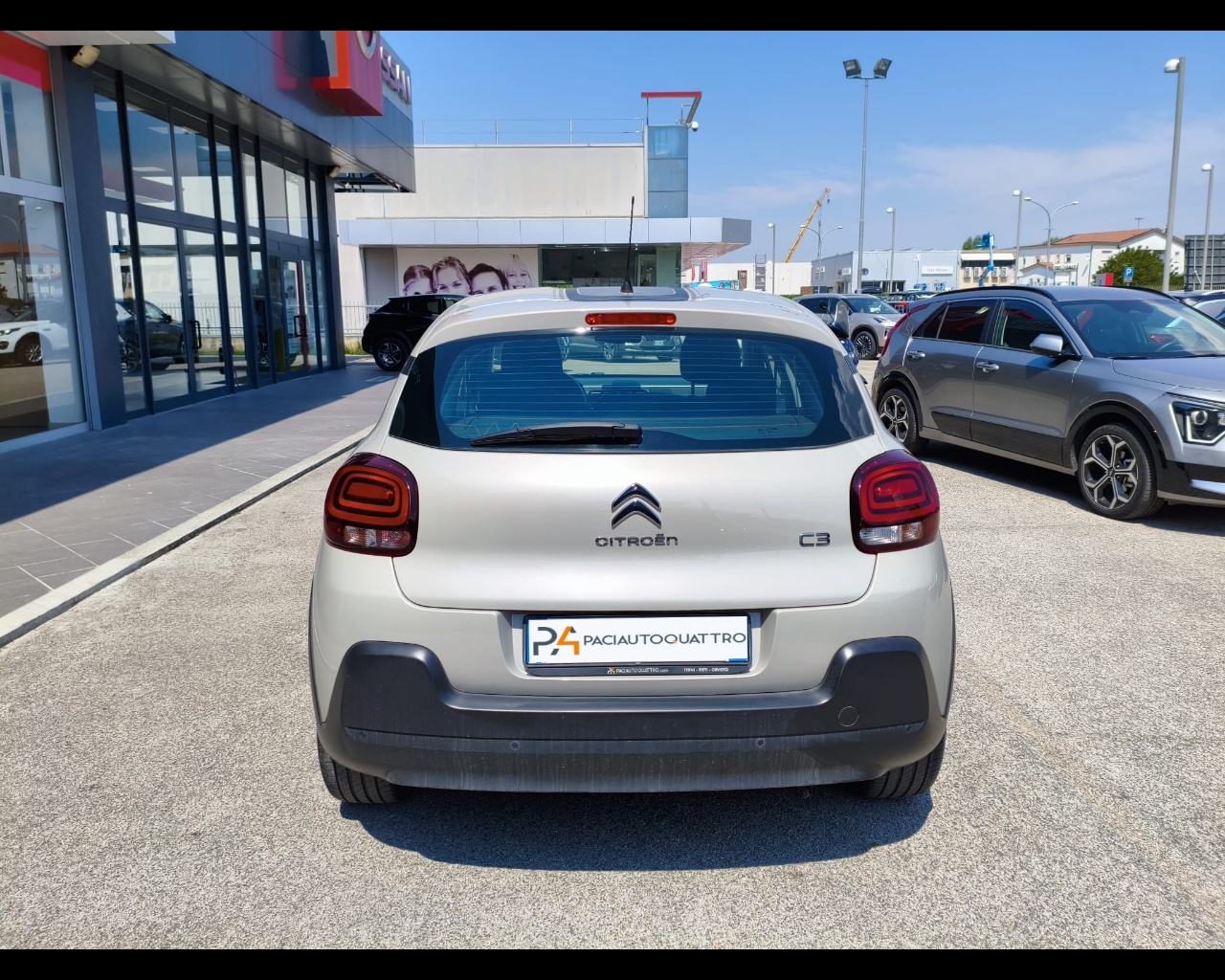 Foto CITROEN C3 1.2 puretech C-Series s&s 83cv neopatentati