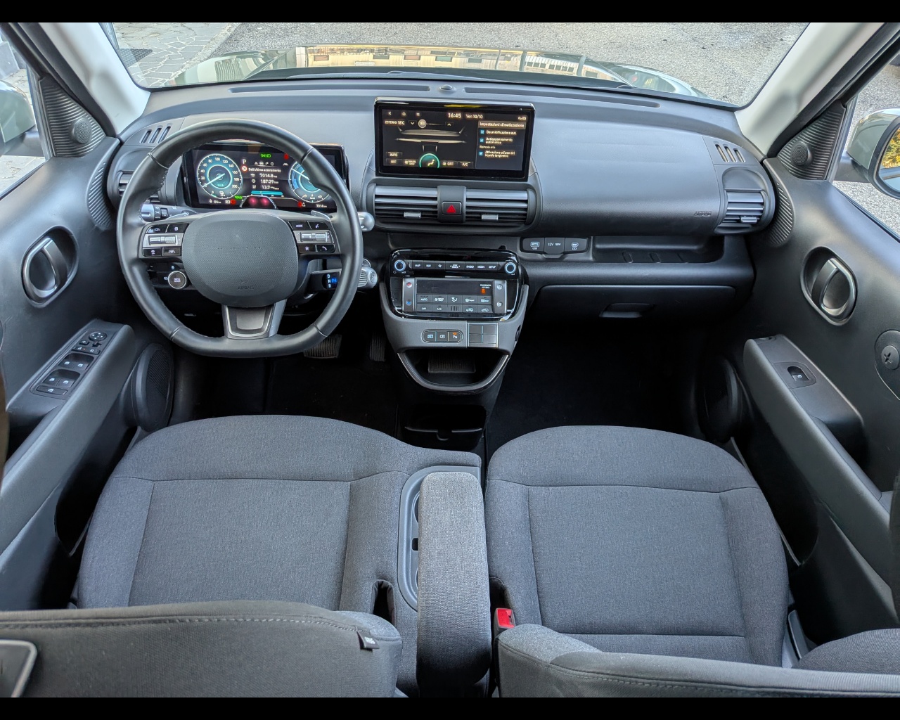 Foto HYUNDAI INSTER 49 KWH XCLASS+AP