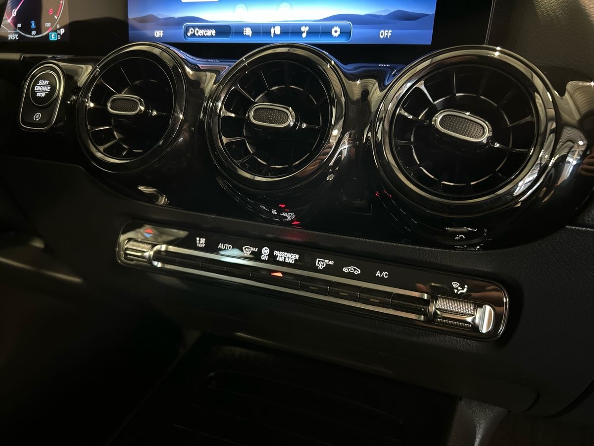 Mercedes  GLA 180 D Advanced 8G-DCT - 14