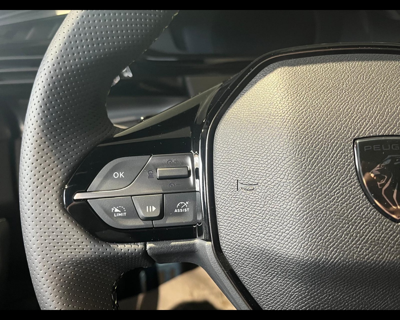 Foto PEUGEOT 308 1.2 hybrid GT 145cv e-dcs 6