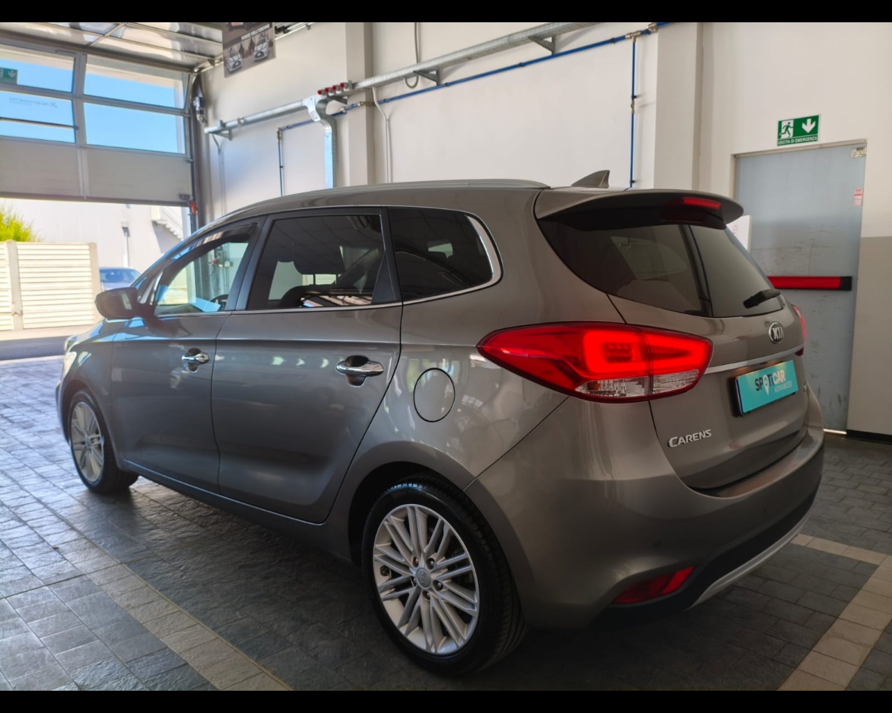 Foto KIA Carens 1.7 crdi Class Techno Pack 115cv 7p.ti