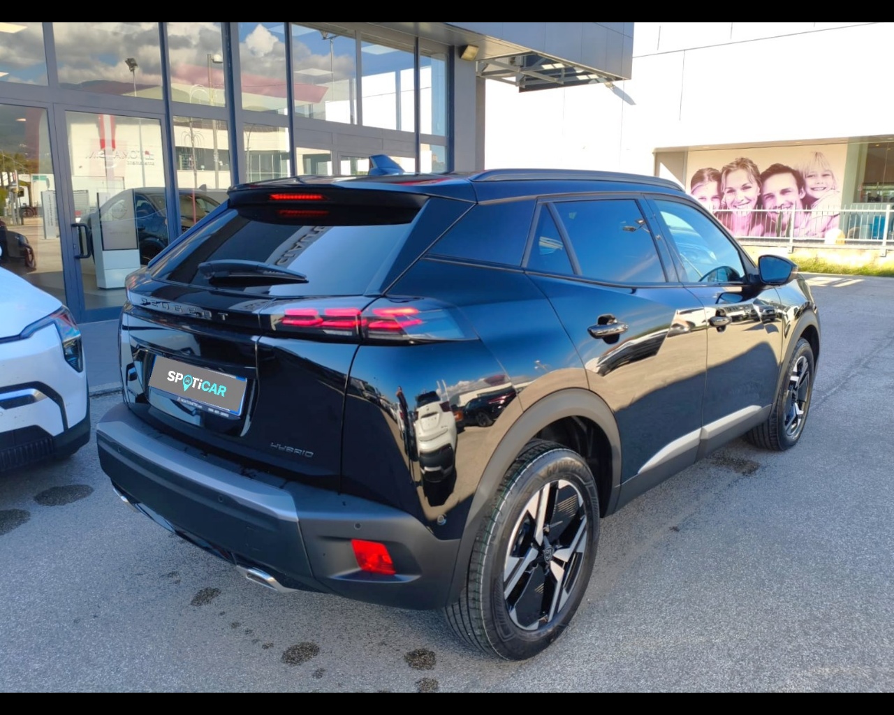 Foto PEUGEOT 2008 1.2 hybrid GT 136cv e-dcs6