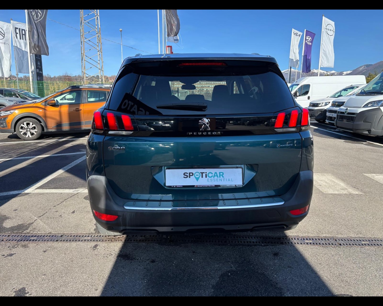 Foto PEUGEOT 5008 1.6 bluehdi Allure s&s 120cv 7p.ti eat6