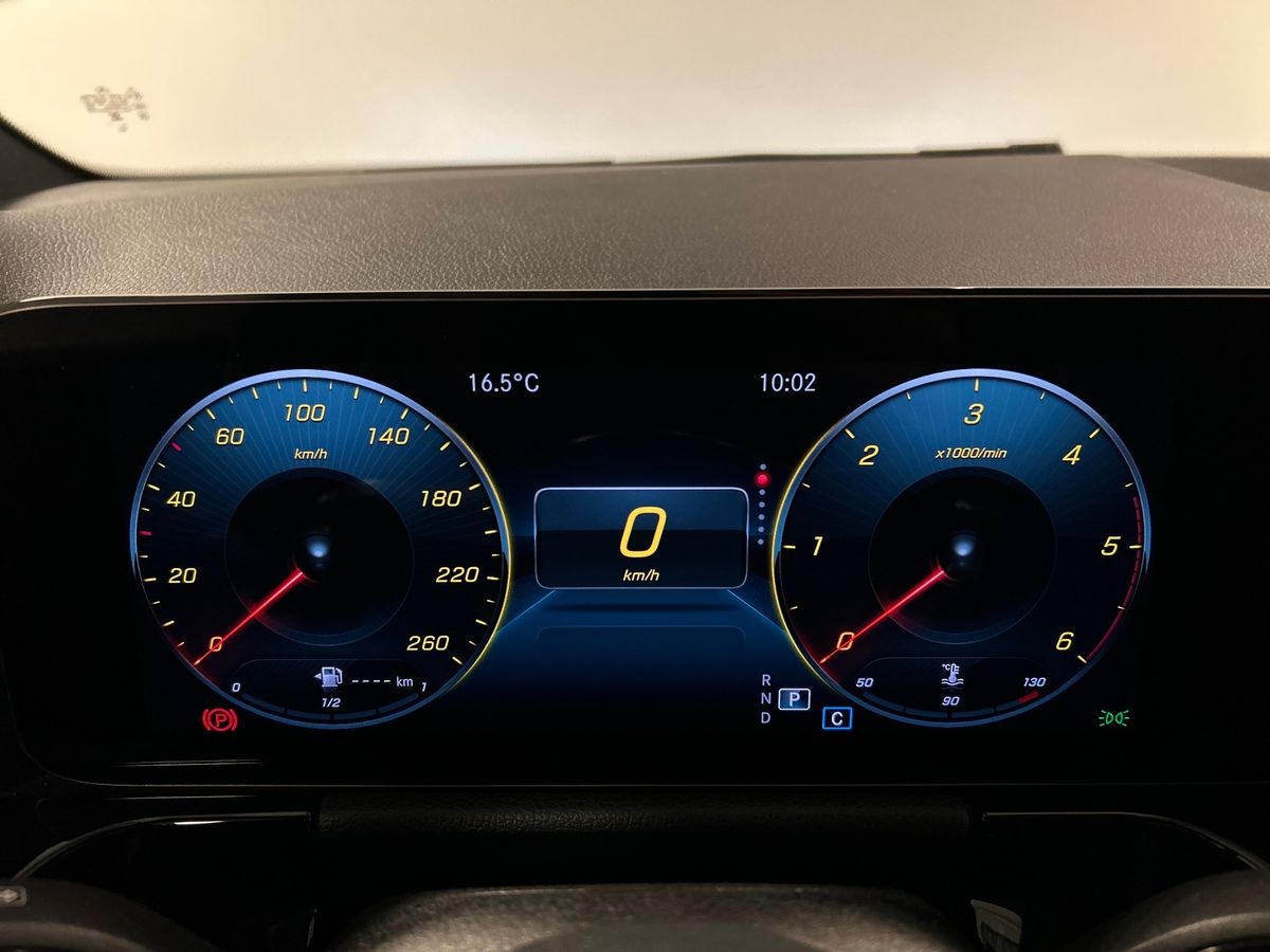 Mercedes GLA GLA 180 D Premium 8G-DCT - 13