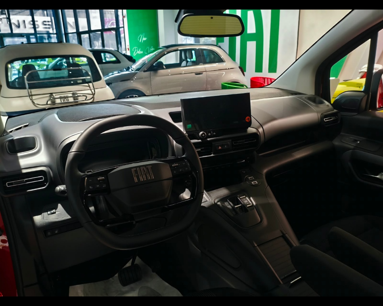 Foto FIAT Qubol 5 Seats Qubo L 1.5 Diesel 130 Cv At8 La Prima